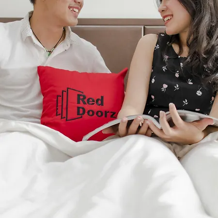 RedDoorz Plus @ Catania Soma Rajawali-3
